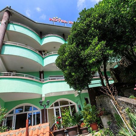 Hotel Hoti Ulcinj Buitenkant foto