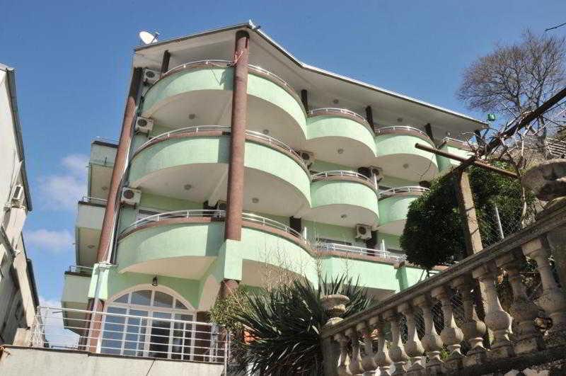 Hotel Hoti Ulcinj Buitenkant foto