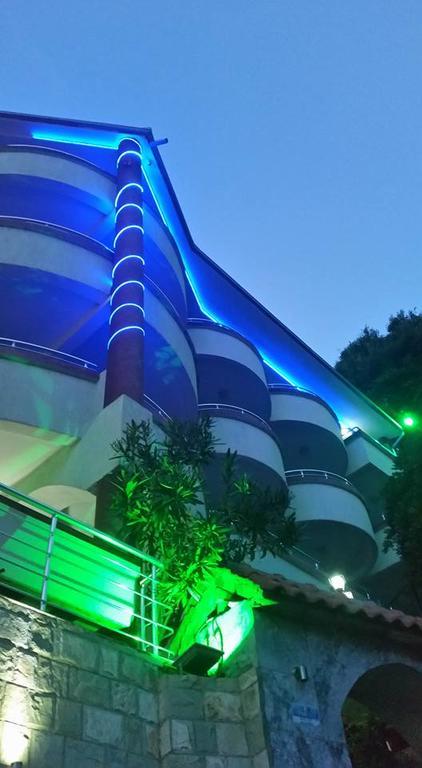 Hotel Hoti Ulcinj Buitenkant foto