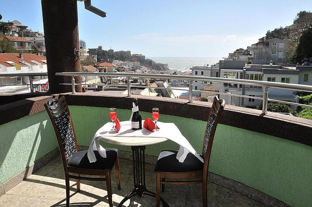 Hotel Hoti Ulcinj Buitenkant foto