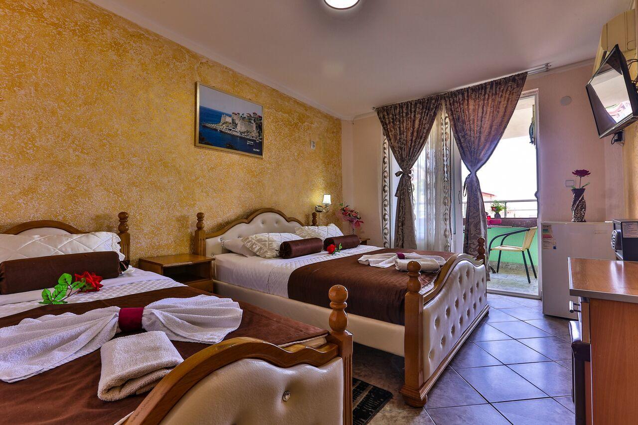 Hotel Hoti Ulcinj Buitenkant foto
