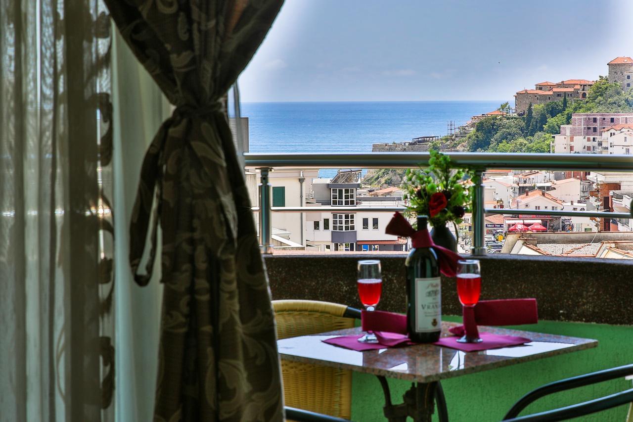 Hotel Hoti Ulcinj Buitenkant foto