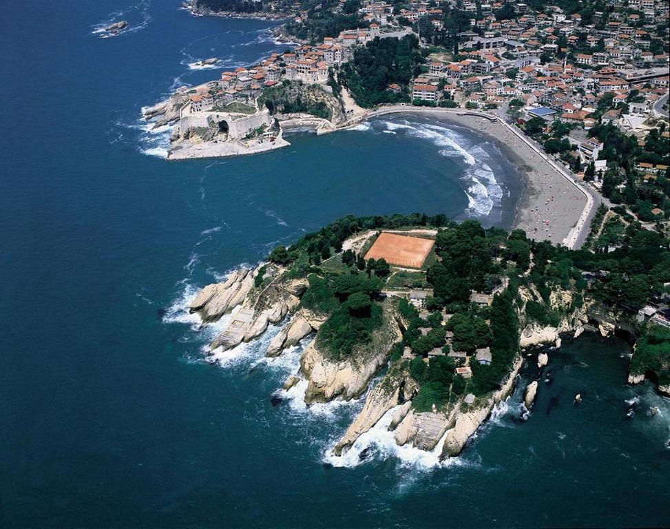 Hotel Hoti Ulcinj Buitenkant foto