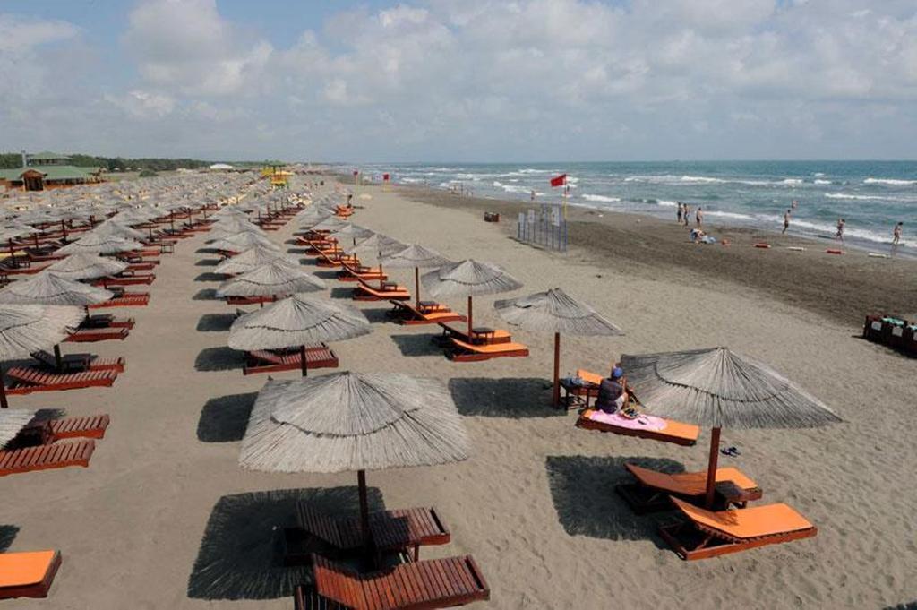 Hotel Hoti Ulcinj Buitenkant foto